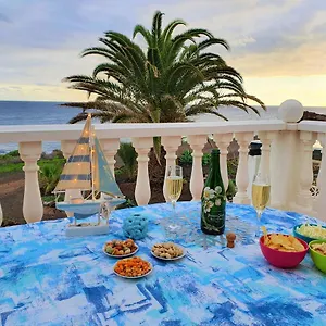 https://azul-window-apartment.in-canary-islands.com